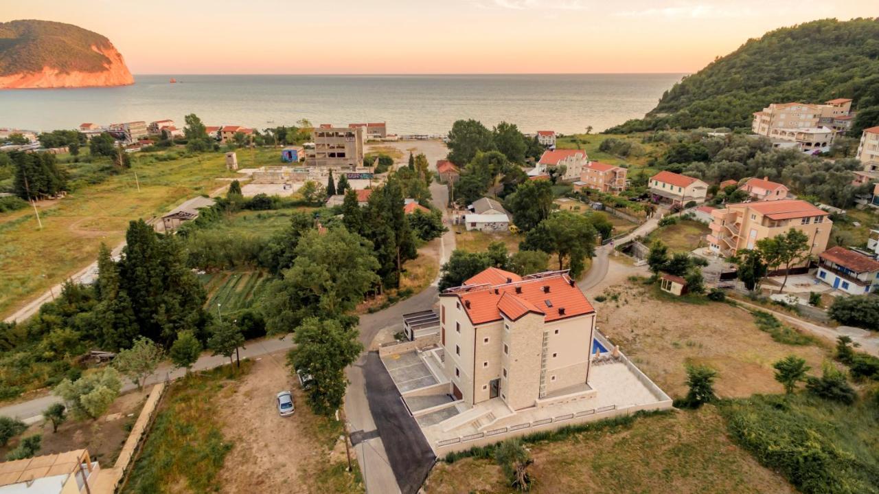 Luxury Apartments Queen Petrovac Екстериор снимка